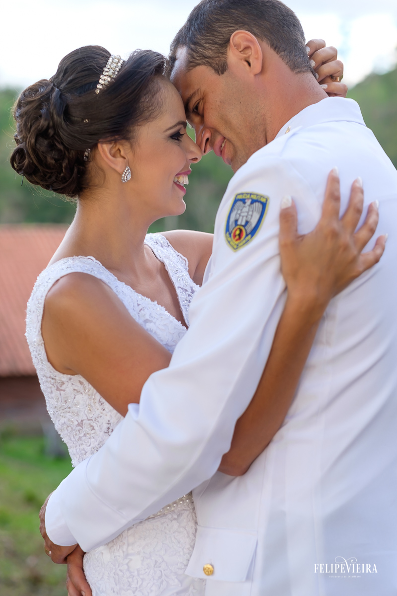 Juliano e Franciele se curtindo durante o ensaio pós wedding feito pelo fotografo Felipe Vieira de Guarapari-ES ensaio feito na Rota do Lagarto em Pedra Azul-ES