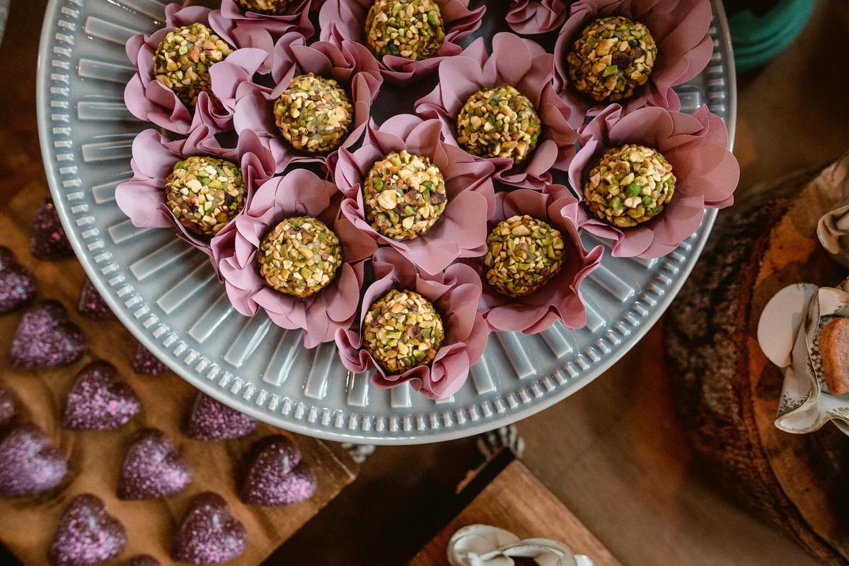 cerimonia de casamento civil, mini wedding, casamento simples, cerimonia civil, decoração mini wedding, mesa mini wedding, docinhos de casamento, mesa de doces, doces finos