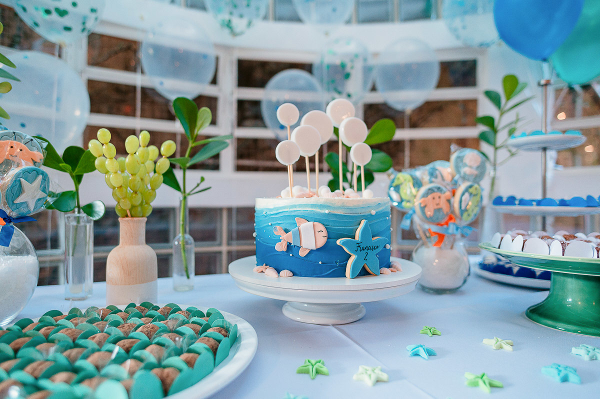 bolo fundo do mar personalizado, bolo peixinhos, bolo decorado com biscoitos, bolo tammy montagna, aniversário de 2 aninhos tema fundo do mar