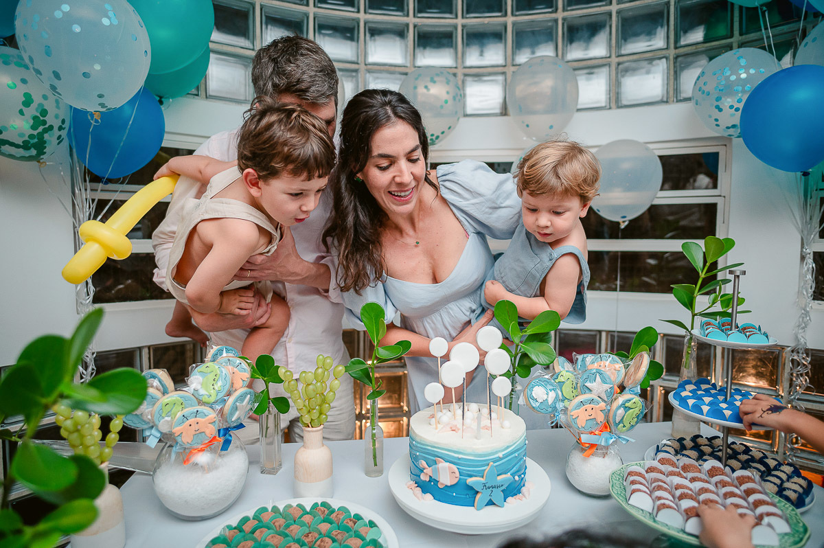 Fotografia de festa
Decoração personalizada
Dicas para festas infantis
Ideias de festas criativas, Festa em casa
Decoração de festa em casa
Ideias para festa em casa, assoprando velinhas
