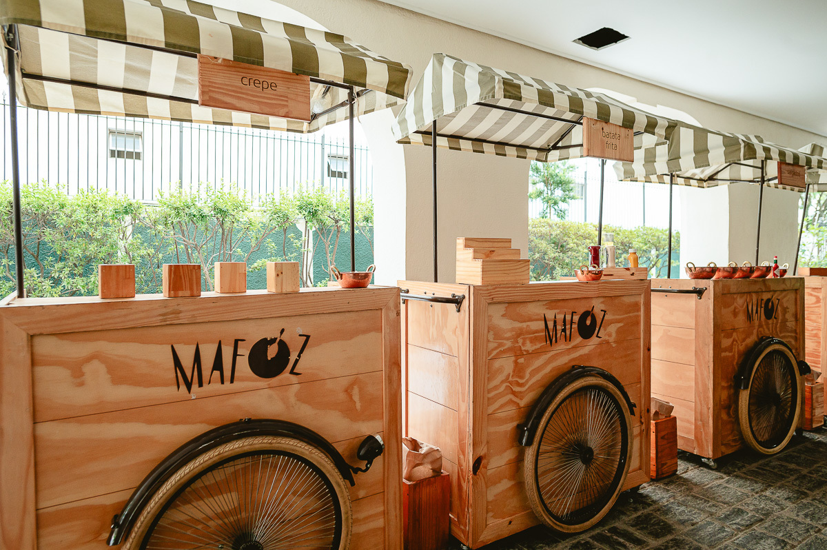 carrinho de comido, carrinho de lanches, buffet a domicilio, buffet em casa, festinha no quintal