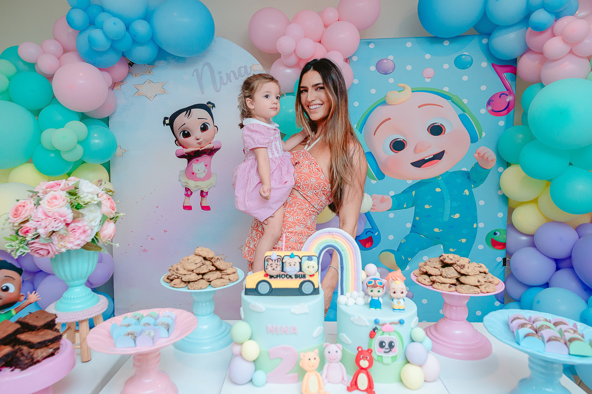 vestido de festa, look mae e filha, mesa do bolo