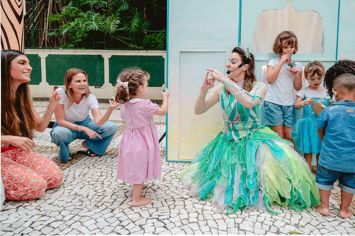 tetaro de fantoches em casa