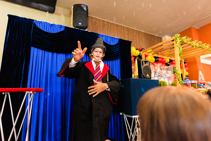aniversario com show de magica no buffet planeta kids