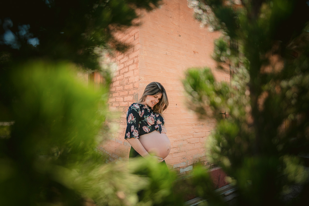 fotos em familia, ensaio na quarentena, book familia, ensaio lifestyle, fotos familia em casa, fotos gestante externo, ensaio gestante externo, look gestante, centrinho de guararema, maxi-cosi, boneca metoo