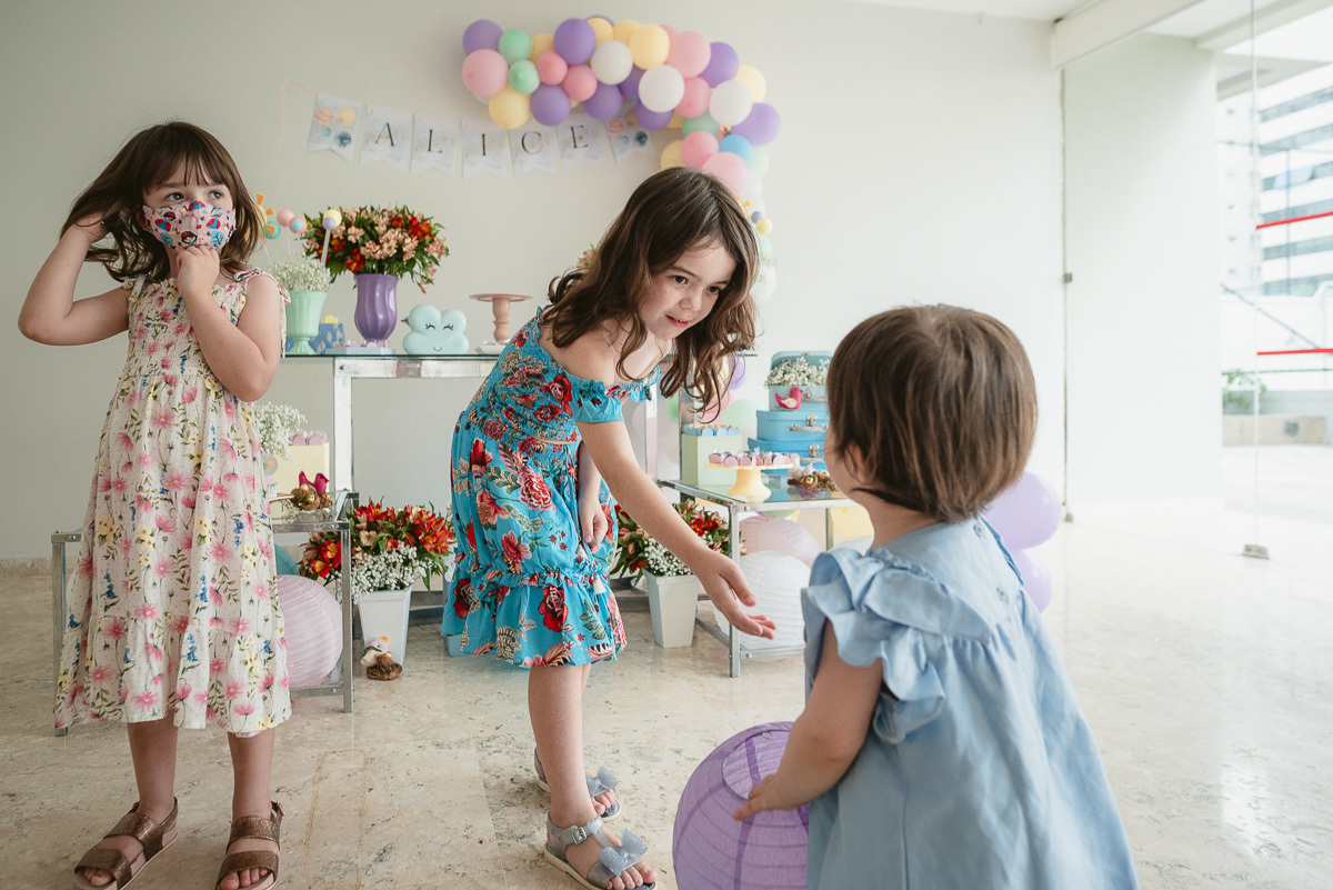 tema de festa simples, ideias de decoração simples para festinha, decoração jardim, decoração com o tema sol, ideias de mesa de festa, mesa do bolo