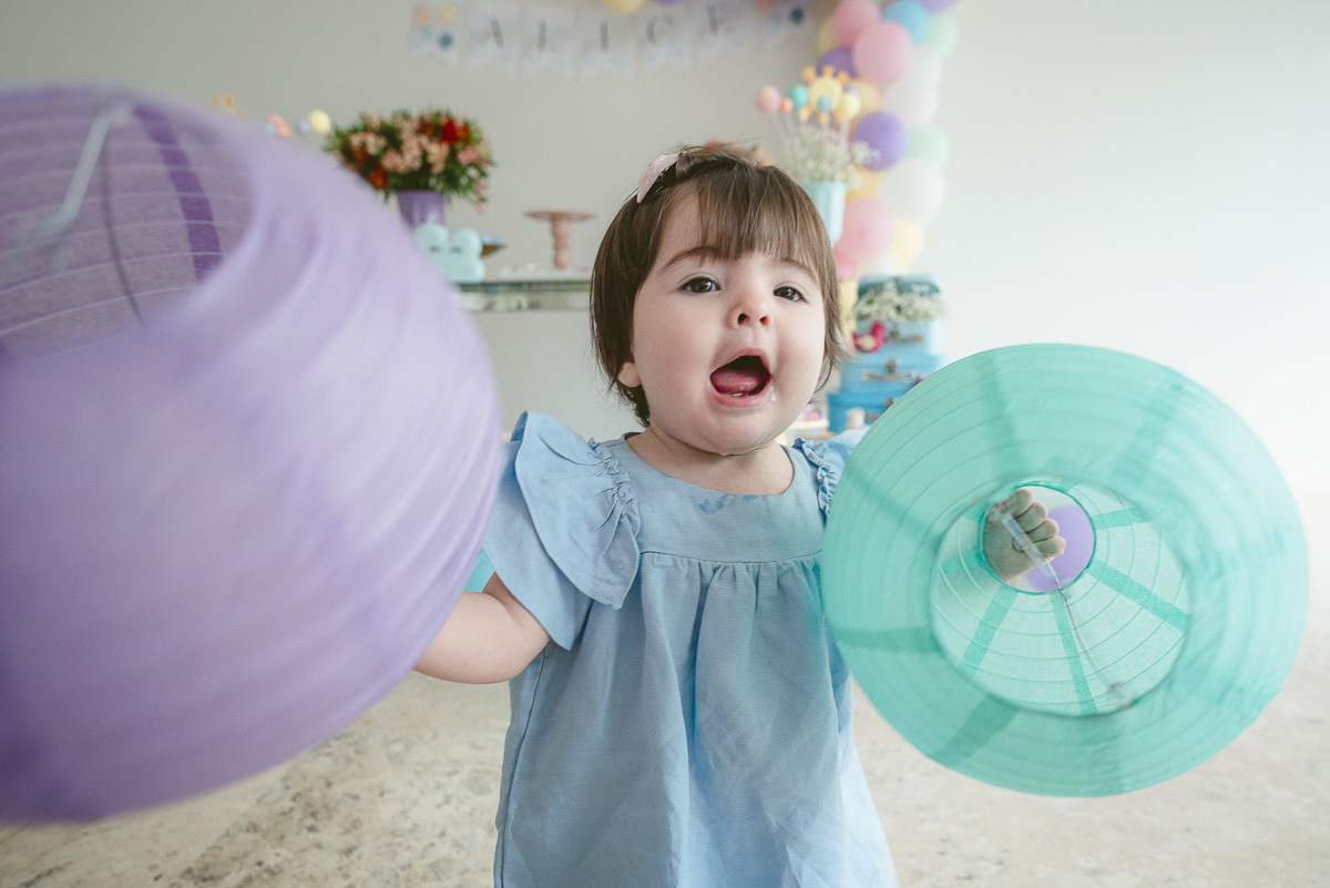 ideias de decoraçao simples e colorida, festinah de um ano, festinha de aniversario em casa, mesa de festa