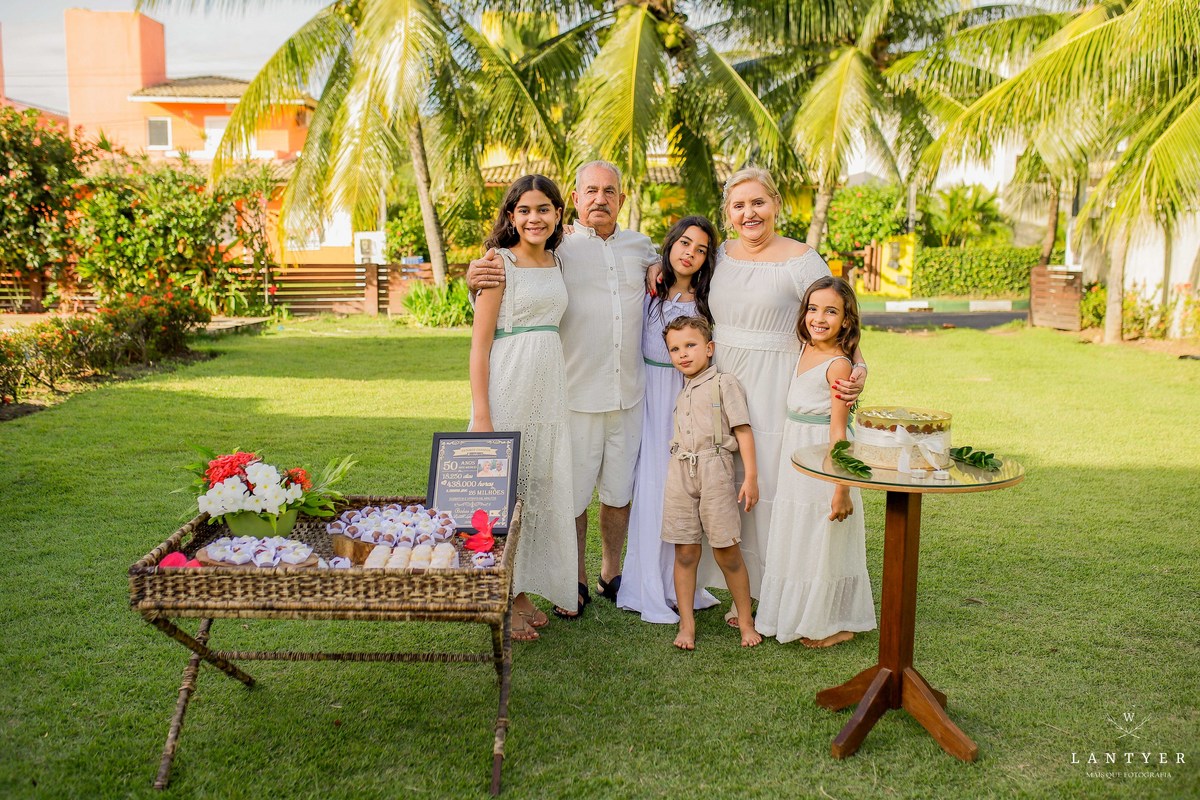 Bodas de Ouro na Praia de Guarajuba-Ba, Praia do Forte Bahia, Casamento no Castelo Garcia Davila, Waldyr Lantyer, Foto da Hora Praia do Forte, Boadas de Ouro Vó e Vô, Ensaio de Família, Salvador, Iberostar, Tivoli, Casamento, Wedding