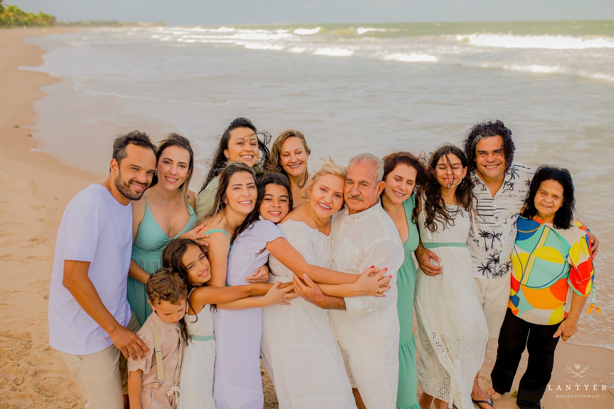 Bodas de Ouro na Praia de Guarajuba-Ba, Praia do Forte Bahia, Casamento no Castelo Garcia Davila, Waldyr Lantyer, Foto da Hora Praia do Forte, Boadas de Ouro Vó e Vô, Ensaio de Família, Salvador, Iberostar, Tivoli, Casamento, Wedding