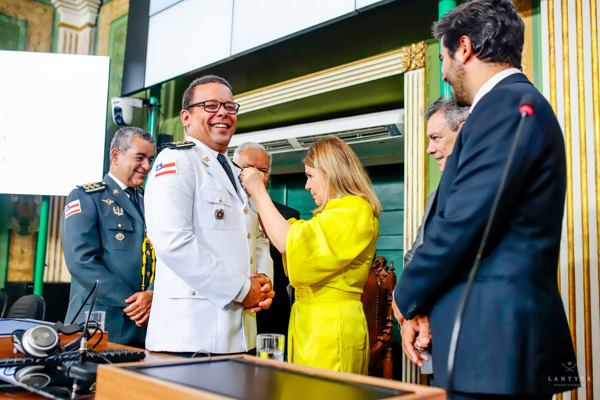 Tenente Coronel Manfredo recebe a Medalha Thomé de Souza em Salvador-Ba
Fotografo em Salvador
Fotógrafo Salvador
Onde casar em Salvador
Vereador de Salvador
Enchentes no sul da Bahia
Waldyr Lantyer
Praia do Forte Bahia
Foto da Hora Praia do Forte