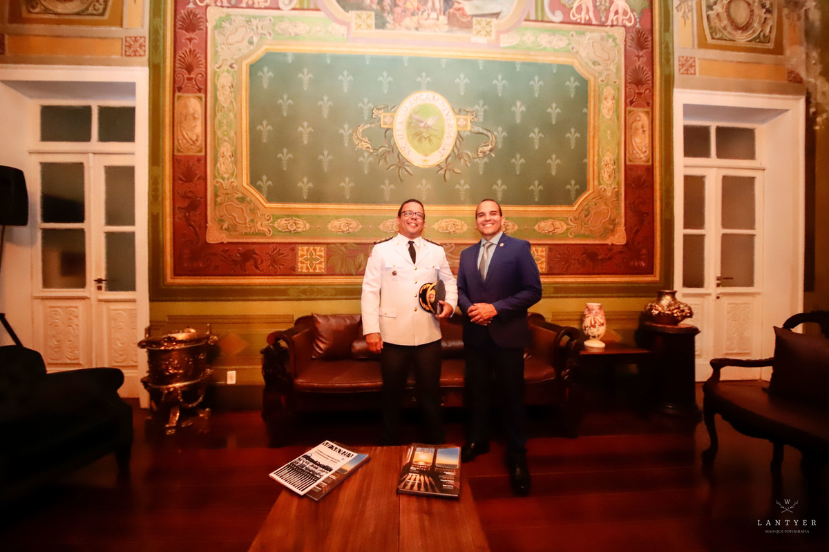 Tenente Coronel Manfredo recebe a Medalha Thomé de Souza em Salvador-Ba
Fotografo em Salvador
Fotógrafo Salvador
Onde casar em Salvador
Vereador de Salvador
Enchentes no sul da Bahia
Waldyr Lantyer
Praia do Forte Bahia
Foto da Hora Praia do Forte