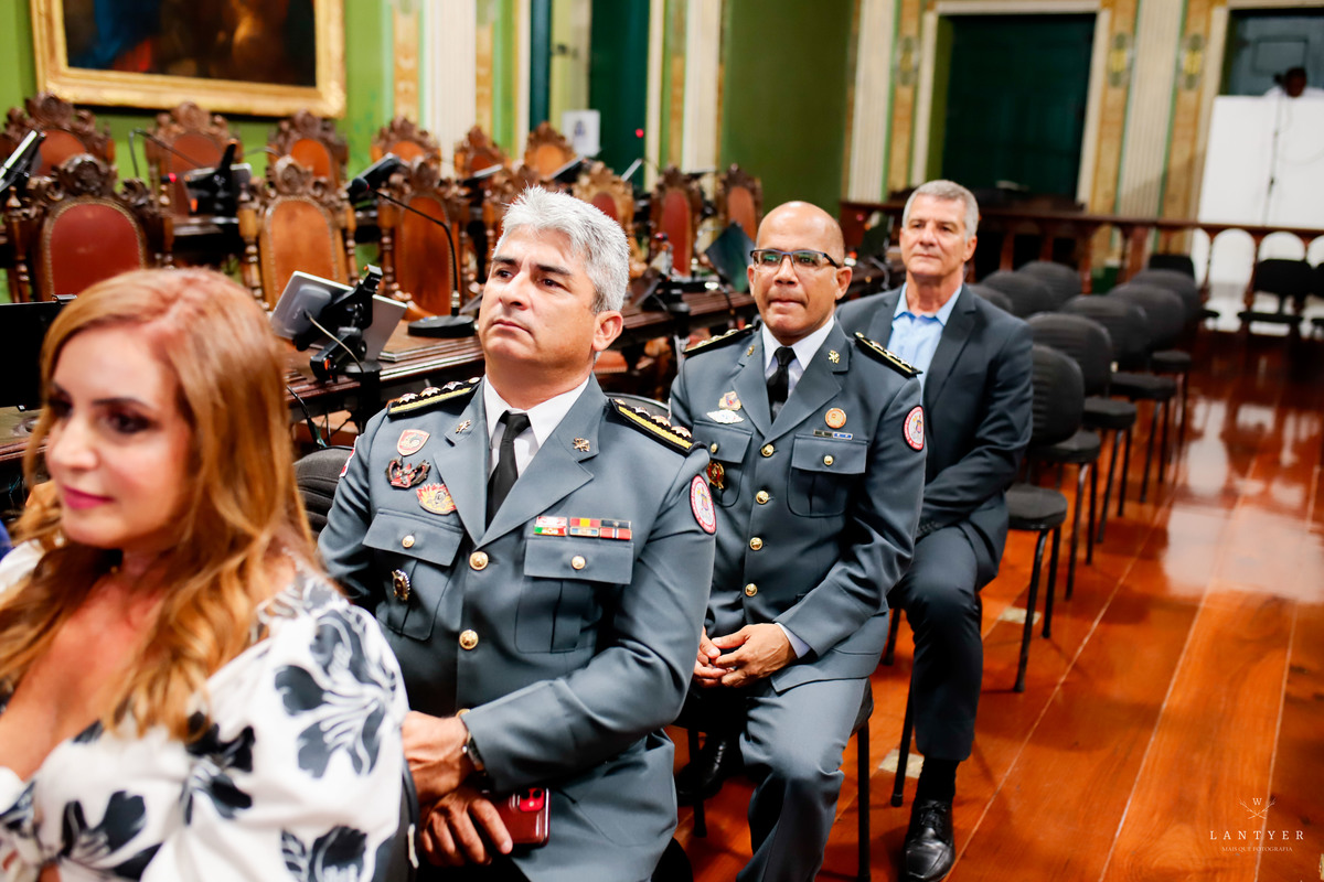 Tenente Coronel Manfredo recebe a Medalha Thomé de Souza em Salvador-Ba
Fotografo em Salvador
Fotógrafo Salvador
Onde casar em Salvador
Vereador de Salvador
Enchentes no sul da Bahia
Waldyr Lantyer
Praia do Forte Bahia
Foto da Hora Praia do Forte