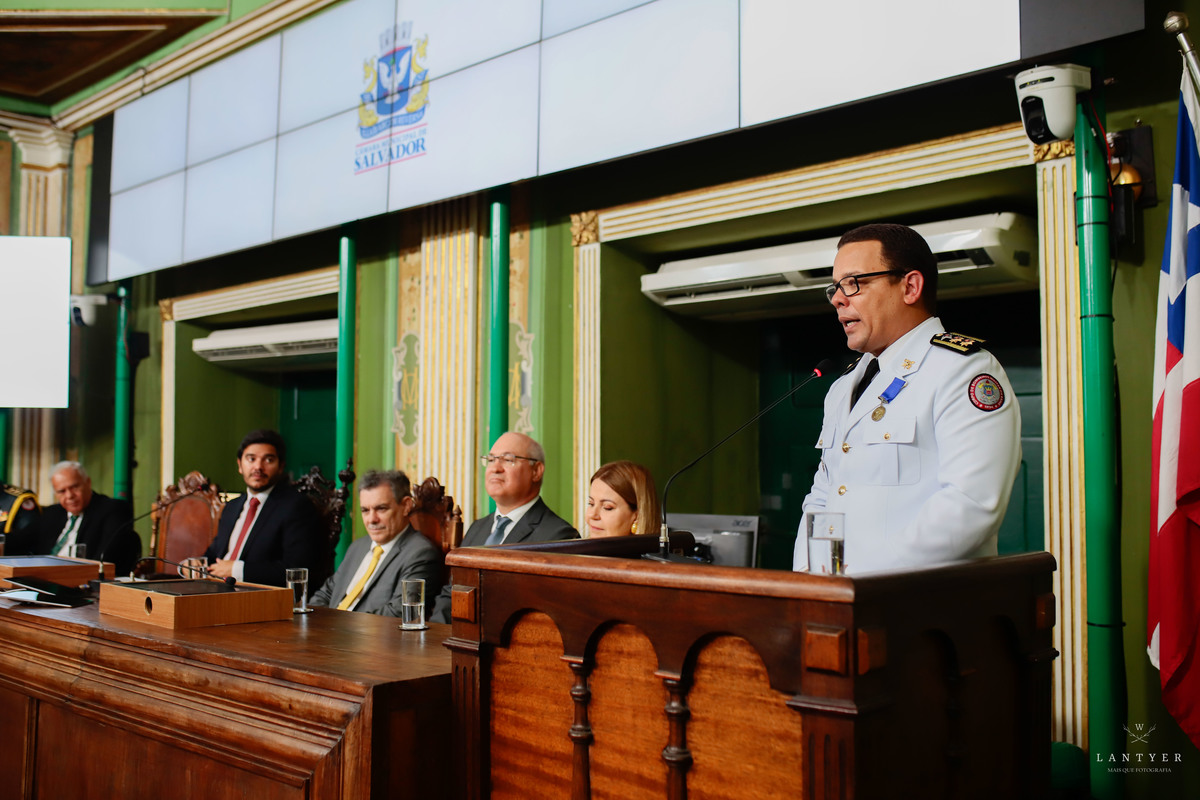 Tenente Coronel Manfredo recebe a Medalha Thomé de Souza em Salvador-Ba
Fotografo em Salvador
Fotógrafo Salvador
Onde casar em Salvador
Vereador de Salvador
Enchentes no sul da Bahia
Waldyr Lantyer
Praia do Forte Bahia
Foto da Hora Praia do Forte