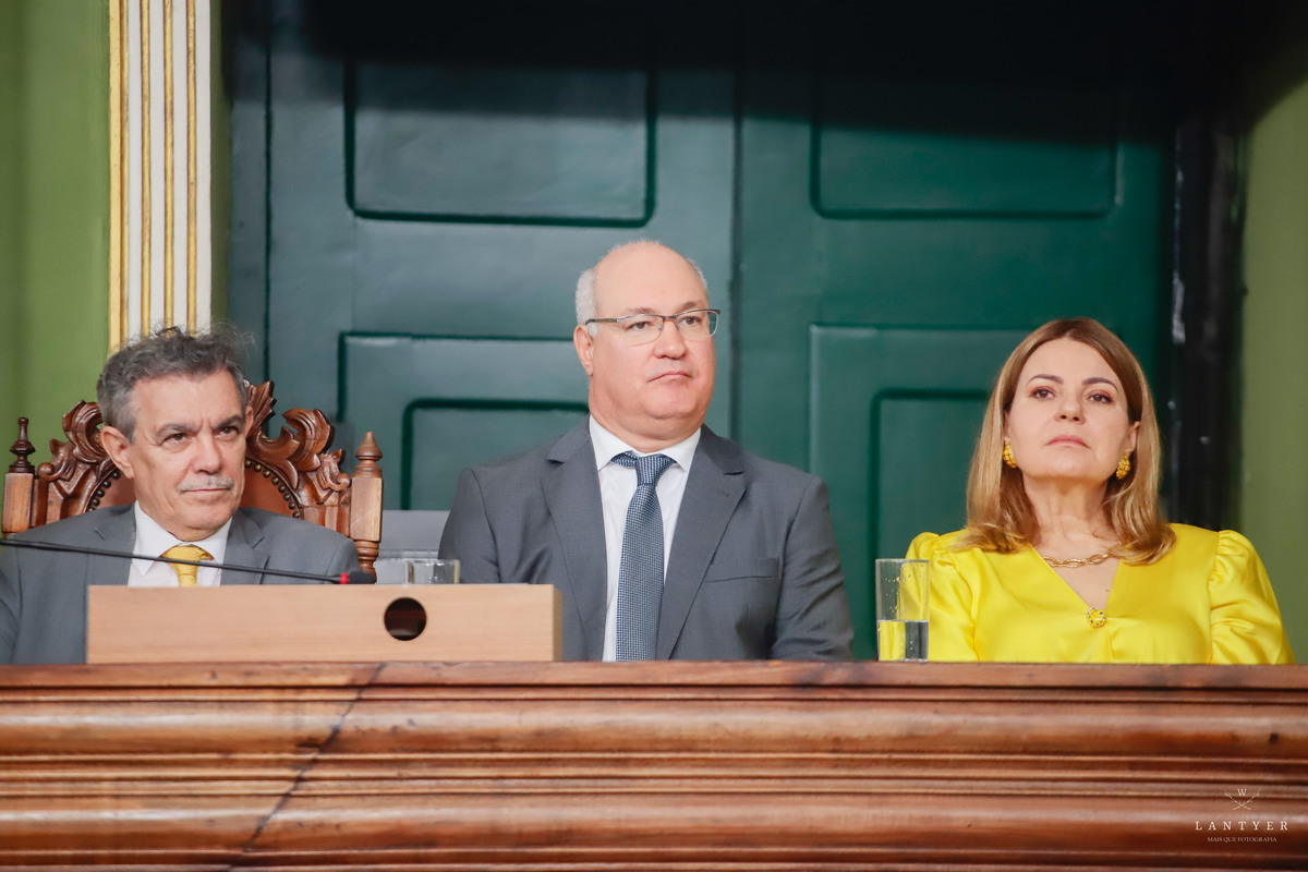 Tenente Coronel Manfredo recebe a Medalha Thomé de Souza em Salvador-Ba
Fotografo em Salvador
Fotógrafo Salvador
Onde casar em Salvador
Vereador de Salvador
Enchentes no sul da Bahia
Waldyr Lantyer
Praia do Forte Bahia
Foto da Hora Praia do Forte