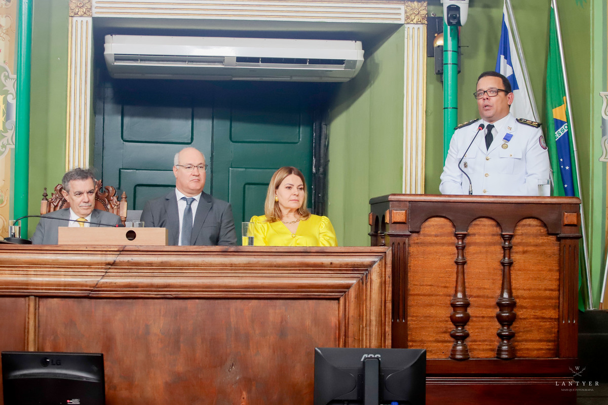 Tenente Coronel Manfredo recebe a Medalha Thomé de Souza em Salvador-Ba
Fotografo em Salvador
Fotógrafo Salvador
Onde casar em Salvador
Vereador de Salvador
Enchentes no sul da Bahia
Waldyr Lantyer
Praia do Forte Bahia
Foto da Hora Praia do Forte