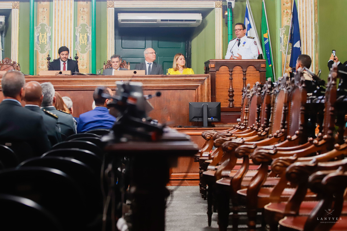Tenente Coronel Manfredo recebe a Medalha Thomé de Souza em Salvador-Ba
Fotografo em Salvador
Fotógrafo Salvador
Onde casar em Salvador
Vereador de Salvador
Enchentes no sul da Bahia
Waldyr Lantyer
Praia do Forte Bahia
Foto da Hora Praia do Forte
