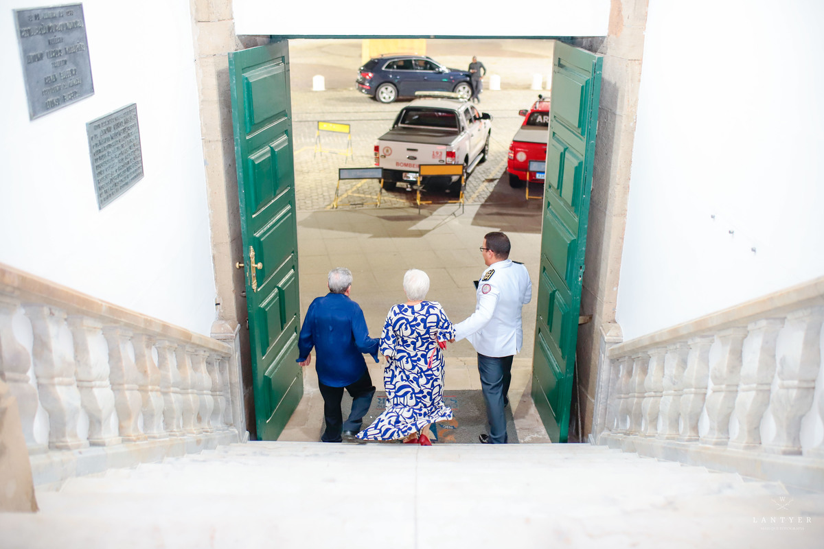 Tenente Coronel Manfredo recebe a Medalha Thomé de Souza em Salvador-Ba
Fotografo em Salvador
Fotógrafo Salvador
Onde casar em Salvador
Vereador de Salvador
Enchentes no sul da Bahia
Waldyr Lantyer
Praia do Forte Bahia
Foto da Hora Praia do Forte