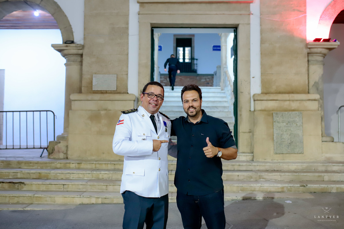 Tenente Coronel Manfredo recebe a Medalha Thomé de Souza em Salvador-Ba
Fotografo em Salvador
Fotógrafo Salvador
Onde casar em Salvador
Vereador de Salvador
Enchentes no sul da Bahia
Waldyr Lantyer
Praia do Forte Bahia
Foto da Hora Praia do Forte