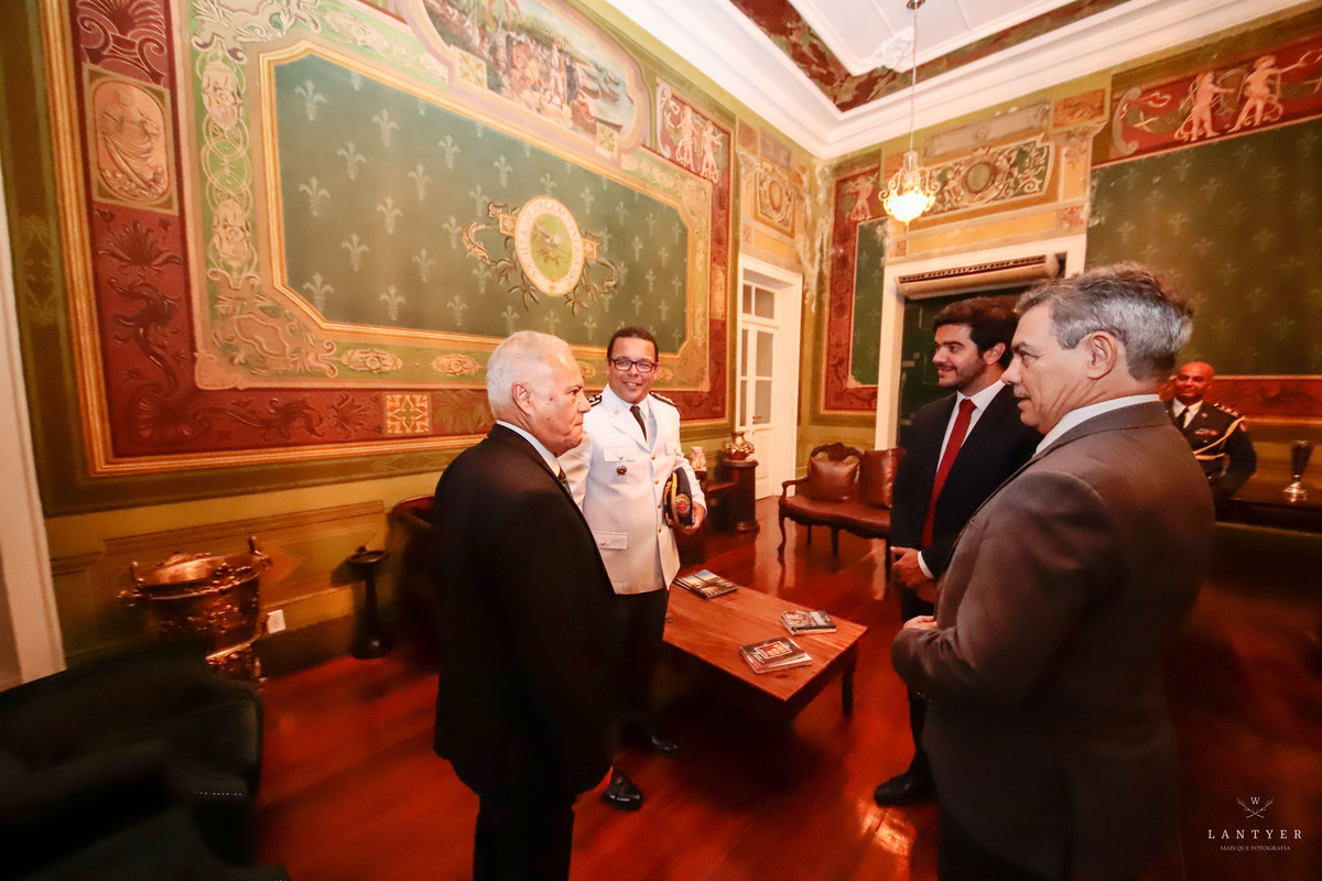 Tenente Coronel Manfredo recebe a Medalha Thomé de Souza em Salvador-Ba
Fotografo em Salvador
Fotógrafo Salvador
Onde casar em Salvador
Vereador de Salvador
Enchentes no sul da Bahia
Waldyr Lantyer
Praia do Forte Bahia
Foto da Hora Praia do Forte