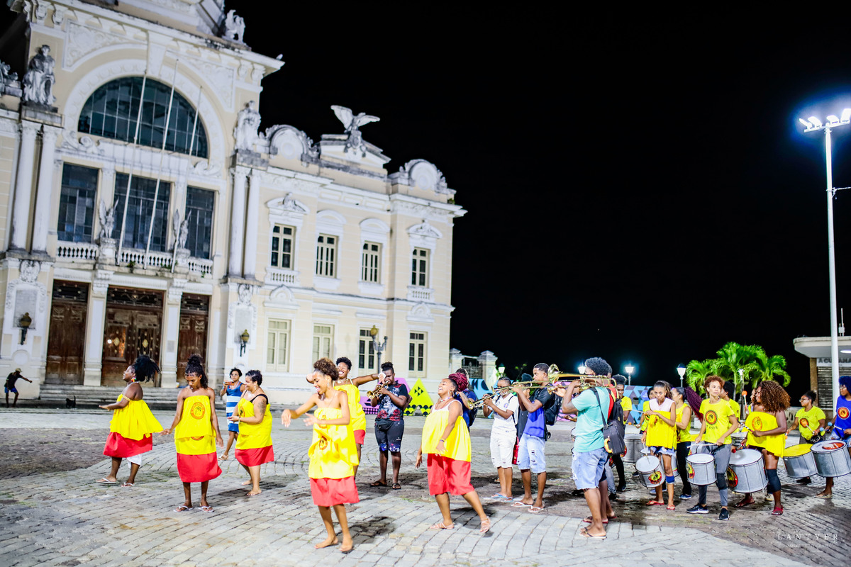 Tenente Coronel Manfredo recebe a Medalha Thomé de Souza em Salvador-Ba
Fotografo em Salvador
Fotógrafo Salvador
Onde casar em Salvador
Vereador de Salvador
Enchentes no sul da Bahia
Waldyr Lantyer
Praia do Forte Bahia
Foto da Hora Praia do Forte