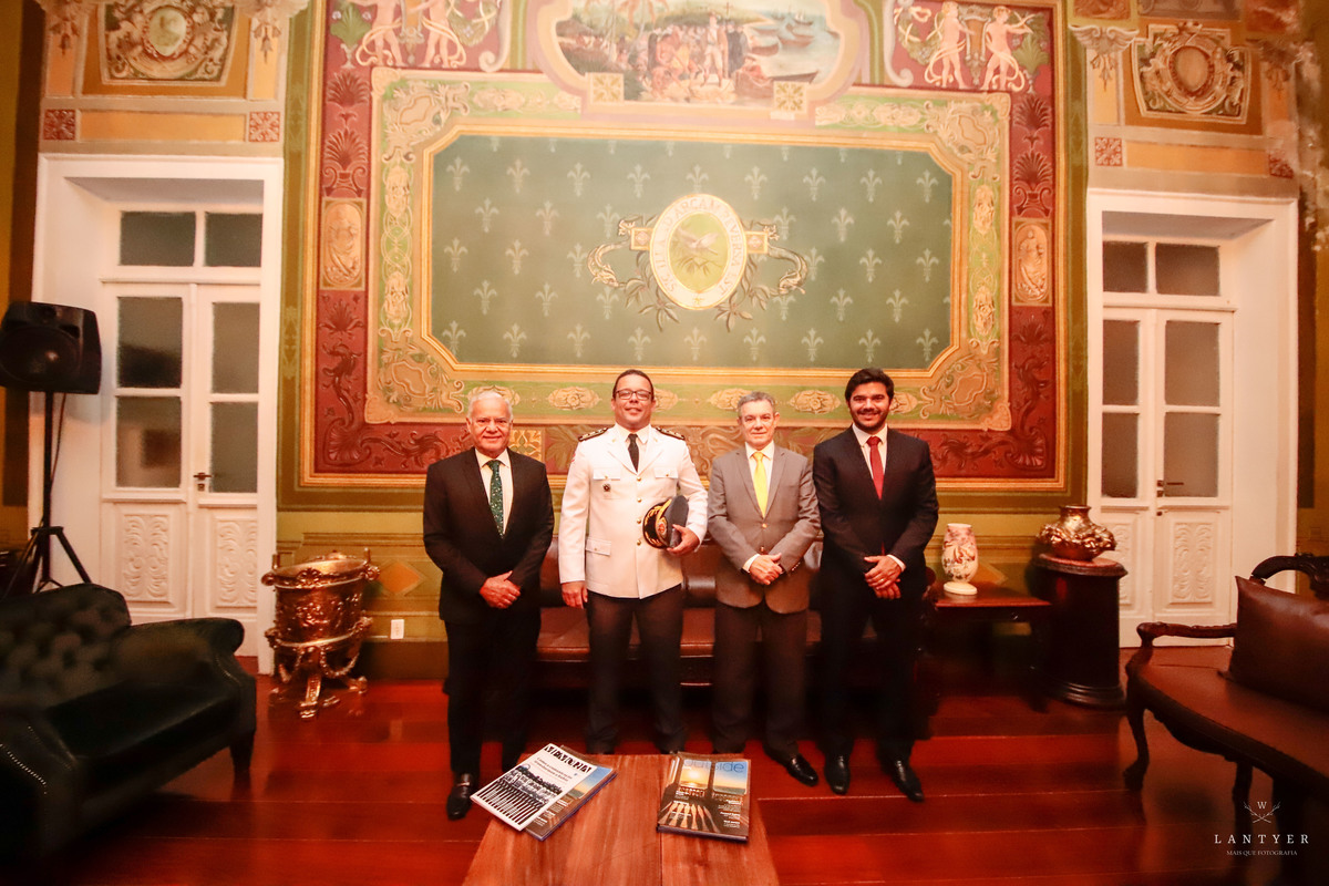 Tenente Coronel Manfredo recebe a Medalha Thomé de Souza em Salvador-Ba
Fotografo em Salvador
Fotógrafo Salvador
Onde casar em Salvador
Vereador de Salvador
Enchentes no sul da Bahia
Waldyr Lantyer
Praia do Forte Bahia
Foto da Hora Praia do Forte