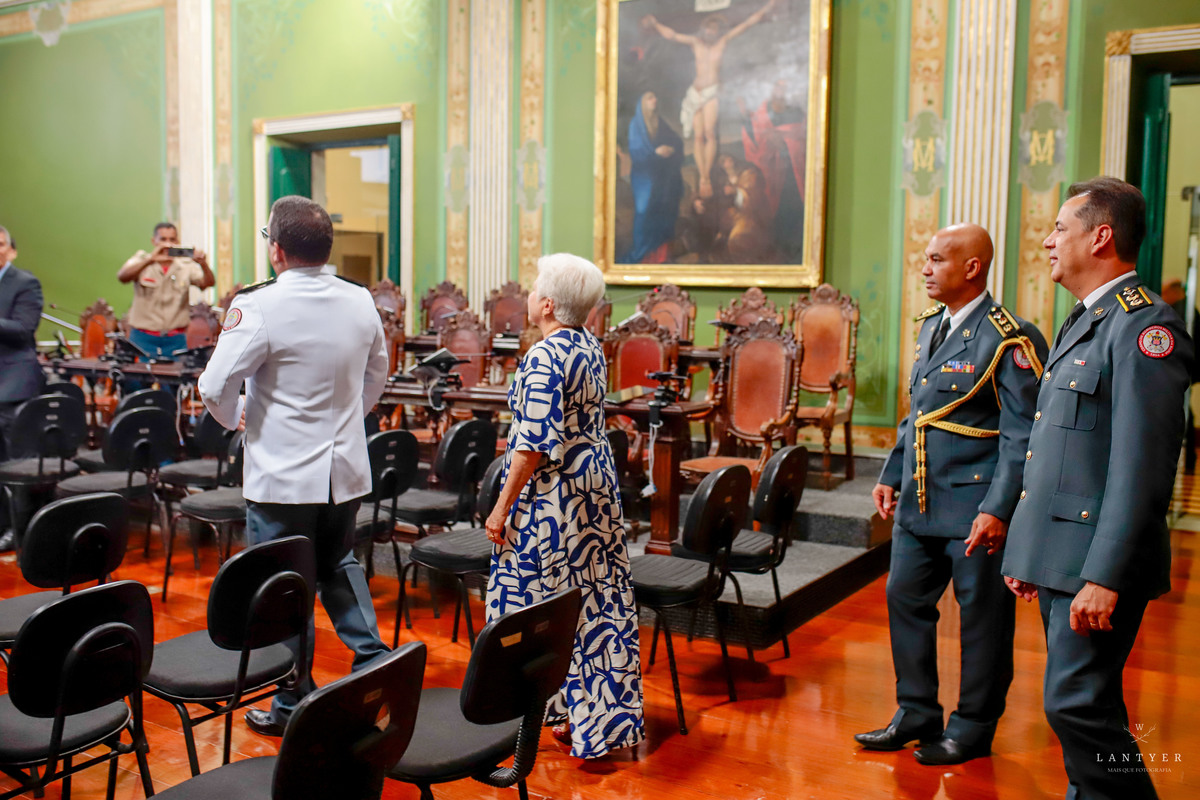 Tenente Coronel Manfredo recebe a Medalha Thomé de Souza em Salvador-Ba
Fotografo em Salvador
Fotógrafo Salvador
Onde casar em Salvador
Vereador de Salvador
Enchentes no sul da Bahia
Waldyr Lantyer
Praia do Forte Bahia
Foto da Hora Praia do Forte