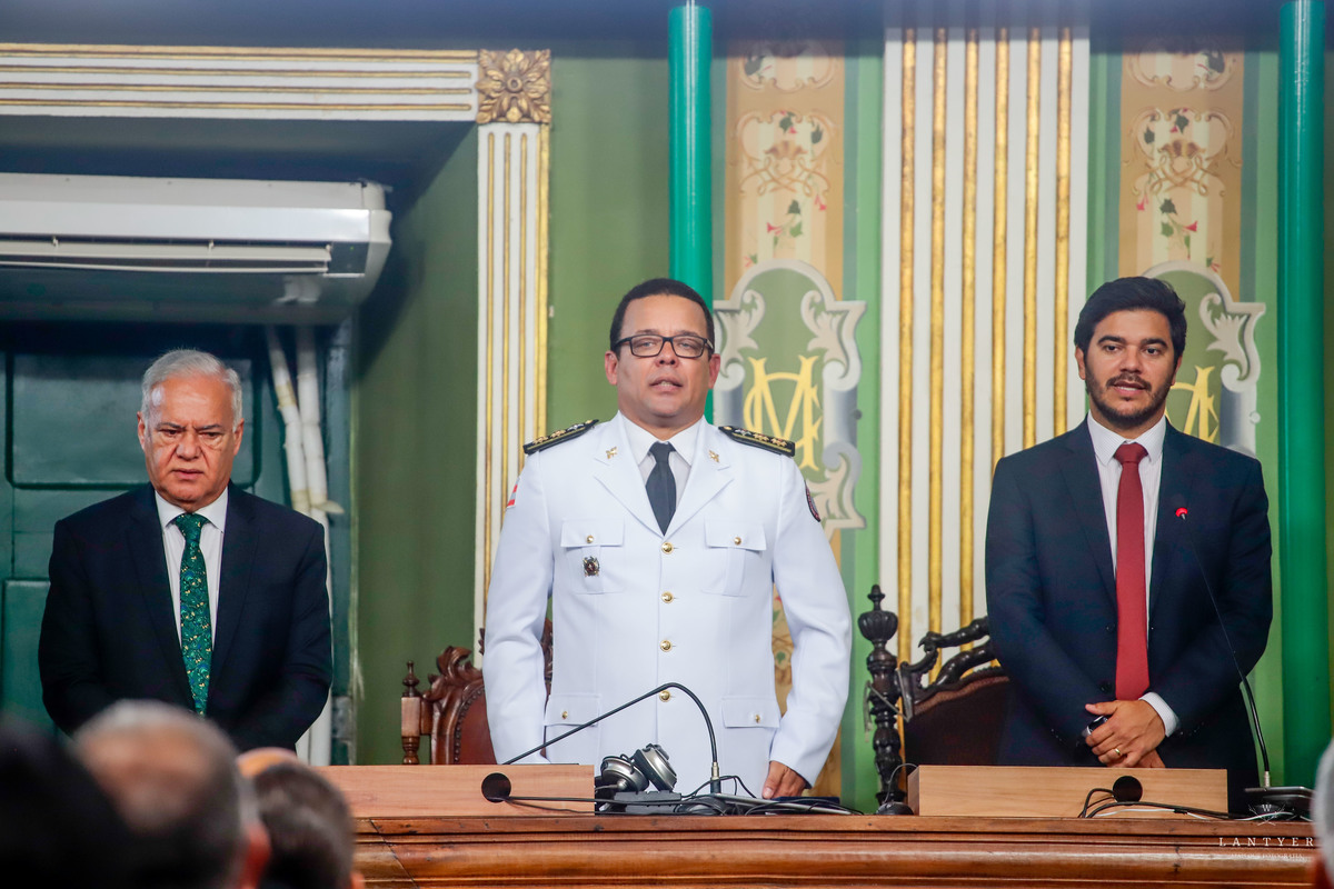 Tenente Coronel Manfredo recebe a Medalha Thomé de Souza em Salvador-Ba
Fotografo em Salvador
Fotógrafo Salvador
Onde casar em Salvador
Vereador de Salvador
Enchentes no sul da Bahia
Waldyr Lantyer
Praia do Forte Bahia
Foto da Hora Praia do Forte