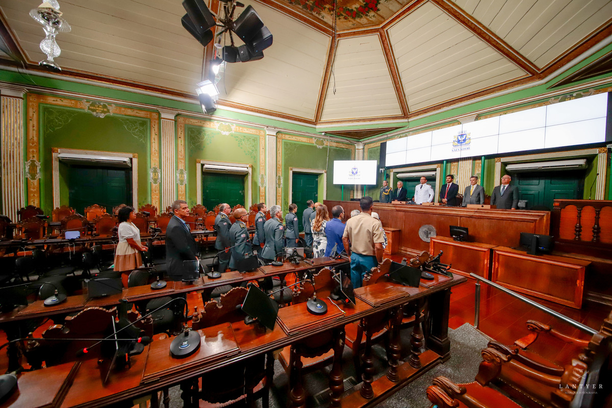 Tenente Coronel Manfredo recebe a Medalha Thomé de Souza em Salvador-Ba
Fotografo em Salvador
Fotógrafo Salvador
Onde casar em Salvador
Vereador de Salvador
Enchentes no sul da Bahia
Waldyr Lantyer
Praia do Forte Bahia
Foto da Hora Praia do Forte