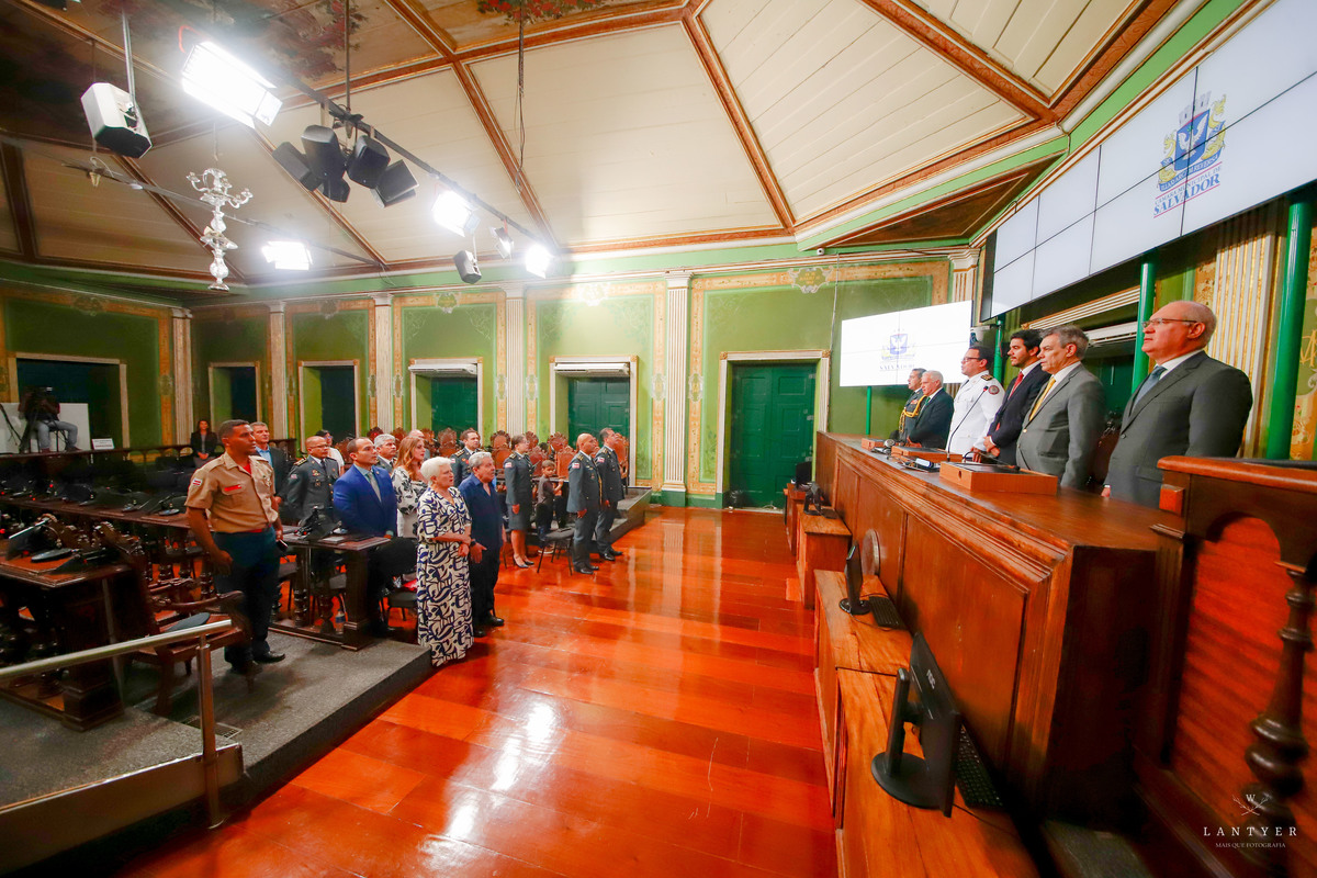 Tenente Coronel Manfredo recebe a Medalha Thomé de Souza em Salvador-Ba
Fotografo em Salvador
Fotógrafo Salvador
Onde casar em Salvador
Vereador de Salvador
Enchentes no sul da Bahia
Waldyr Lantyer
Praia do Forte Bahia
Foto da Hora Praia do Forte