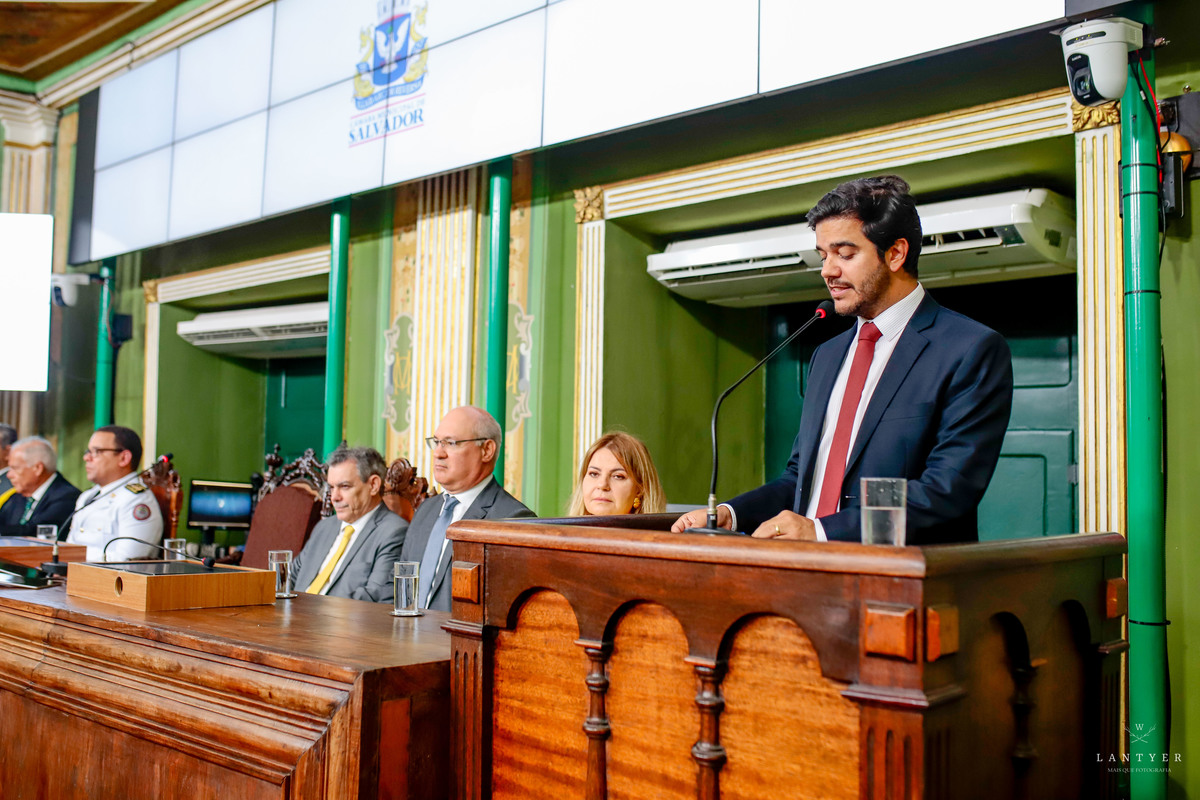Tenente Coronel Manfredo recebe a Medalha Thomé de Souza em Salvador-Ba
Fotografo em Salvador
Fotógrafo Salvador
Onde casar em Salvador
Vereador de Salvador
Enchentes no sul da Bahia
Waldyr Lantyer
Praia do Forte Bahia
Foto da Hora Praia do Forte