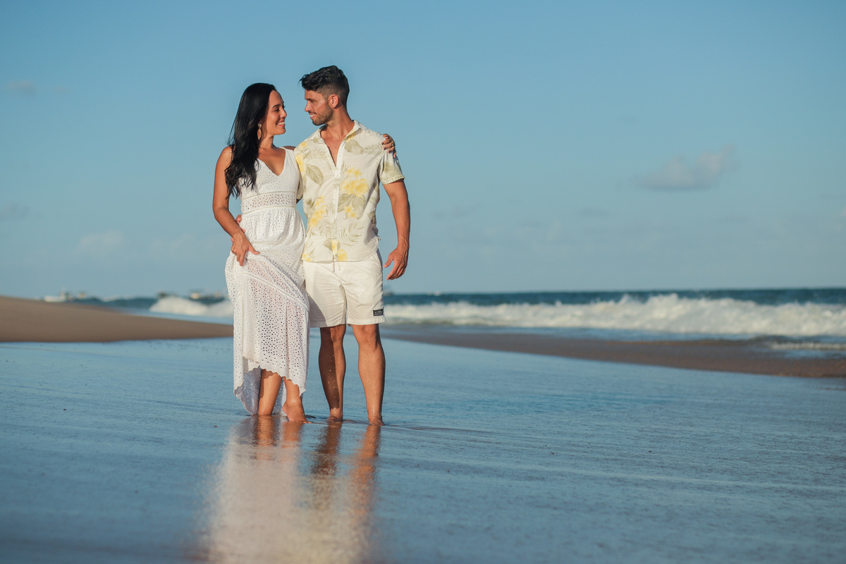 Como fotógrafo de casamentos na praia em Salvador e Praia do Forte, estou comprometido em capturar a verdadeira essência do seu amor e transformá-la em belas imagens que você irá apreciar para sempre. Conte comigo para registrar cada momento especial do s