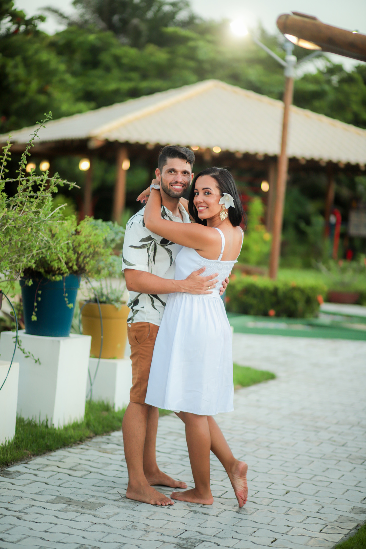 Salvador e Praia do Forte são destinos encantadores para casamentos na praia. Como fotógrafo especializado em casamentos nesses locais, estou comprometido em capturar a verdadeira essência do seu amor e transformá-la em belas lembranças que você irá aprec
