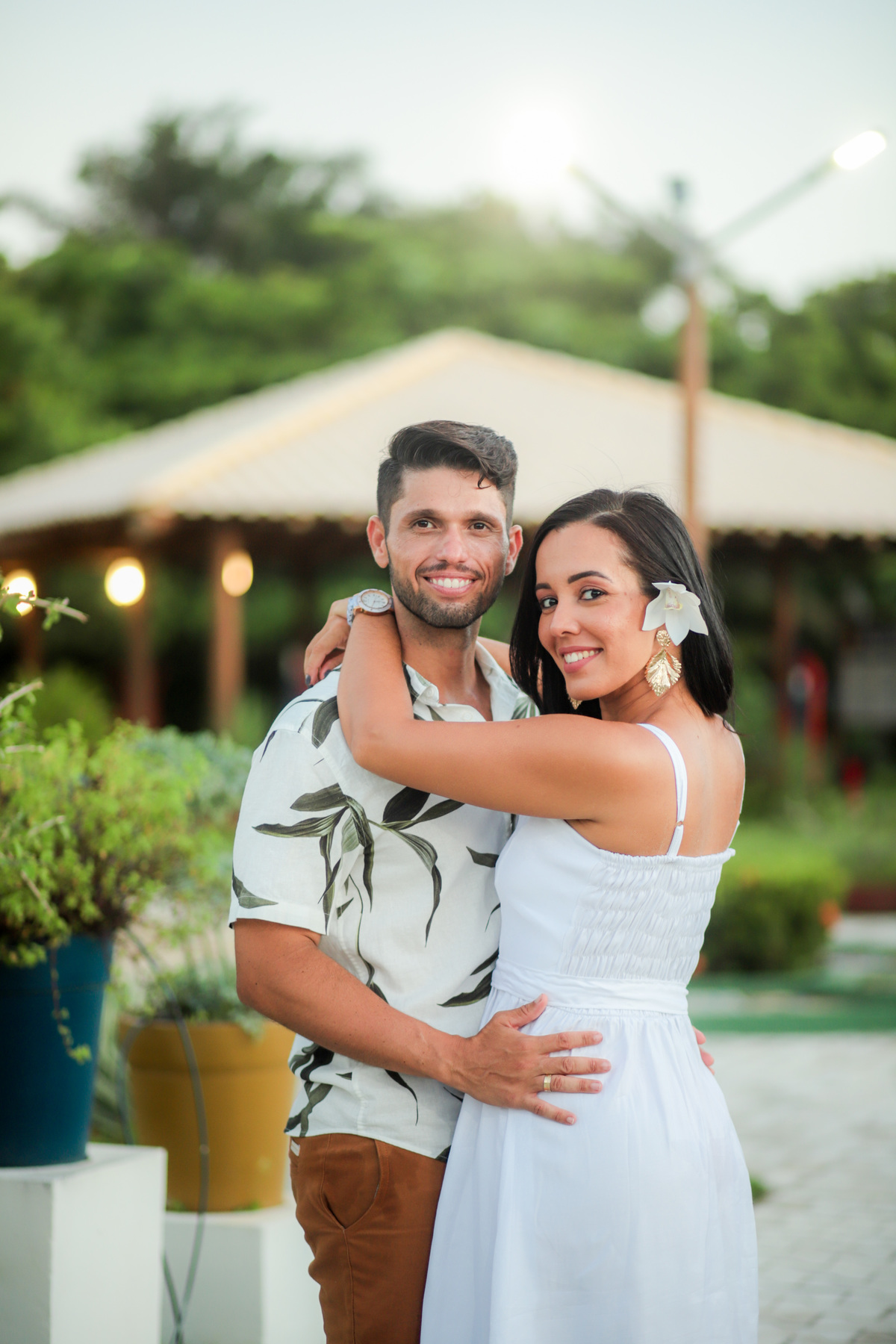 Salvador e Praia do Forte são destinos encantadores para casamentos na praia. Como fotógrafo especializado em casamentos nesses locais, estou comprometido em capturar a verdadeira essência do seu amor e transformá-la em belas lembranças que você irá aprec