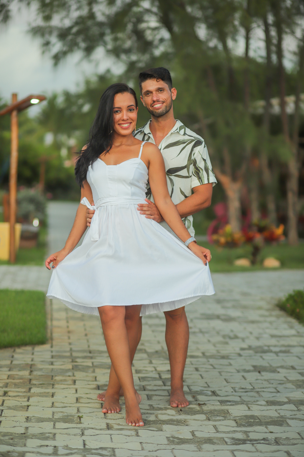 Com suas praias deslumbrantes e paisagens exuberantes, Salvador e Praia do Forte oferecem o cenário perfeito para um casamento na praia. Como fotógrafo especializado em casamentos nesses locais, estou aqui para transformar seus momentos mais preciosos em 