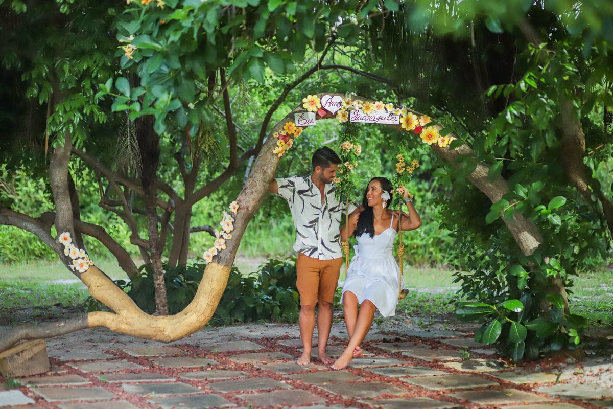 Com suas praias deslumbrantes e paisagens exuberantes, Salvador e Praia do Forte oferecem o cenário perfeito para um casamento na praia. Como fotógrafo especializado em casamentos nesses locais, estou aqui para transformar seus momentos mais preciosos em 
