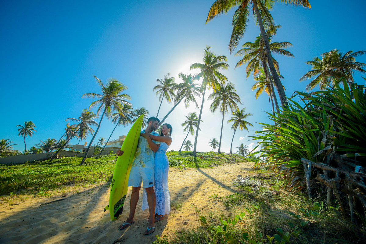 m Salvador e Praia do Forte, cada casamento é único e merece ser capturado com maestria. Como fotógrafo especializado em casamentos na praia, estou pronto para registrar cada momento especial do seu grande dia, transformando-os em memórias eternas.