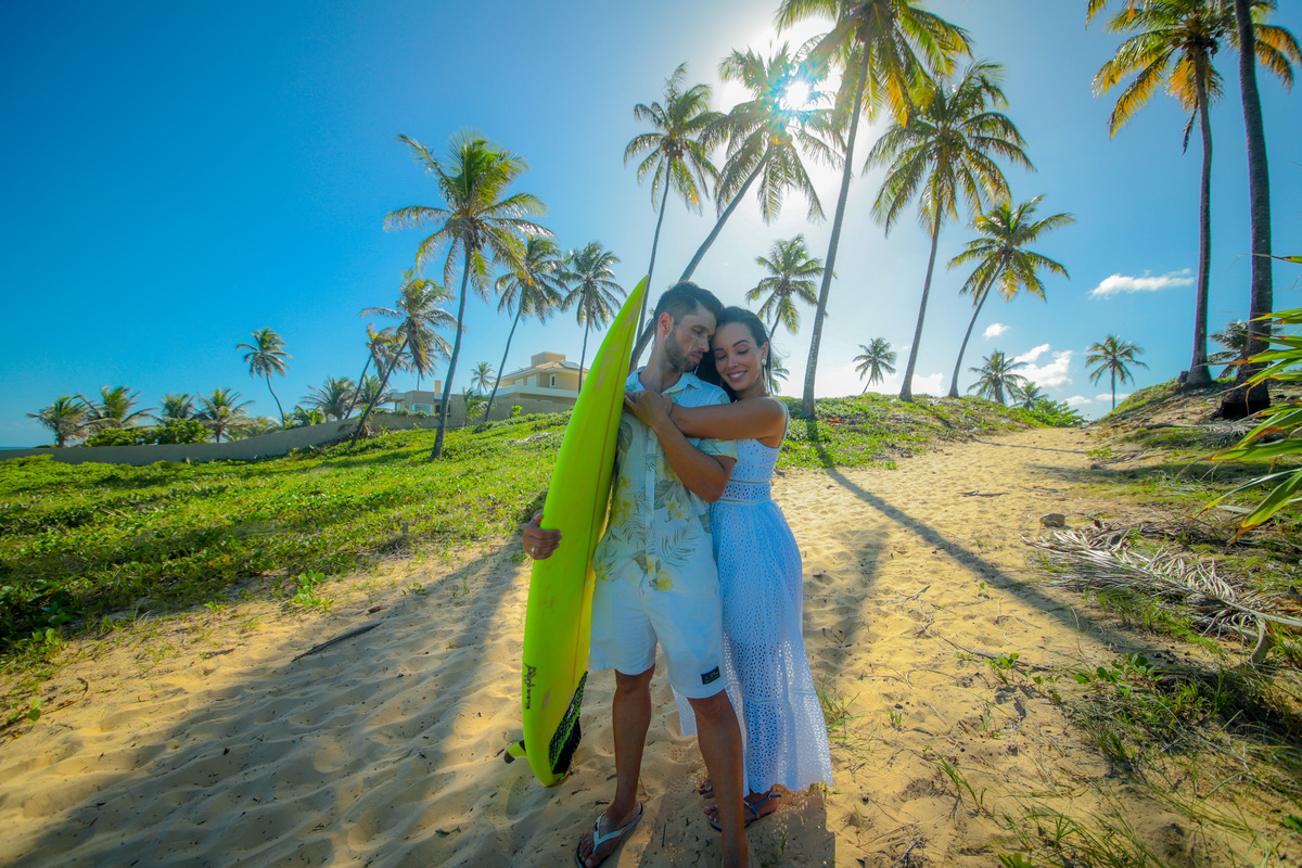 m Salvador e Praia do Forte, cada casamento é único e merece ser capturado com maestria. Como fotógrafo especializado em casamentos na praia, estou pronto para registrar cada momento especial do seu grande dia, transformando-os em memórias eternas. Waldyr