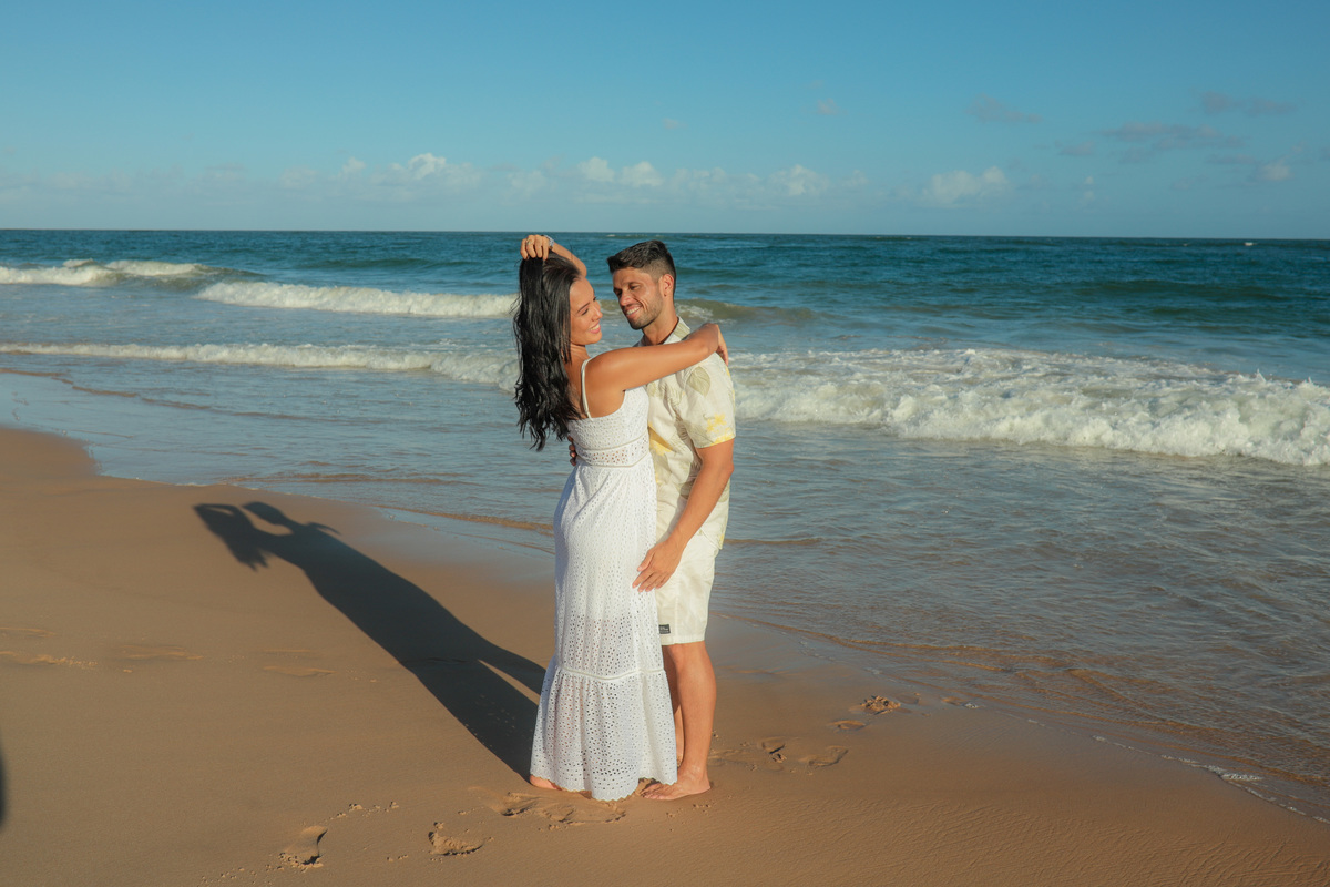 Com suas praias deslumbrantes e paisagens exuberantes, Salvador e Praia do Forte são cenários perfeitos para um casamento na praia. Como fotógrafo especializado em casamentos nesses destinos, estou preparado para capturar cada momento mágico do seu grande