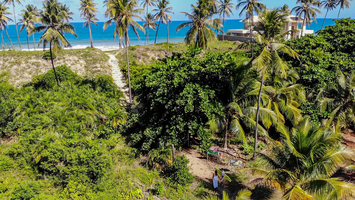 m Salvador e Praia do Forte, cada casamento é único e merece ser capturado com maestria. Como fotógrafo especializado em casamentos na praia, estou pronto para registrar cada momento especial do seu grande dia, transformando-os em memórias eternas.