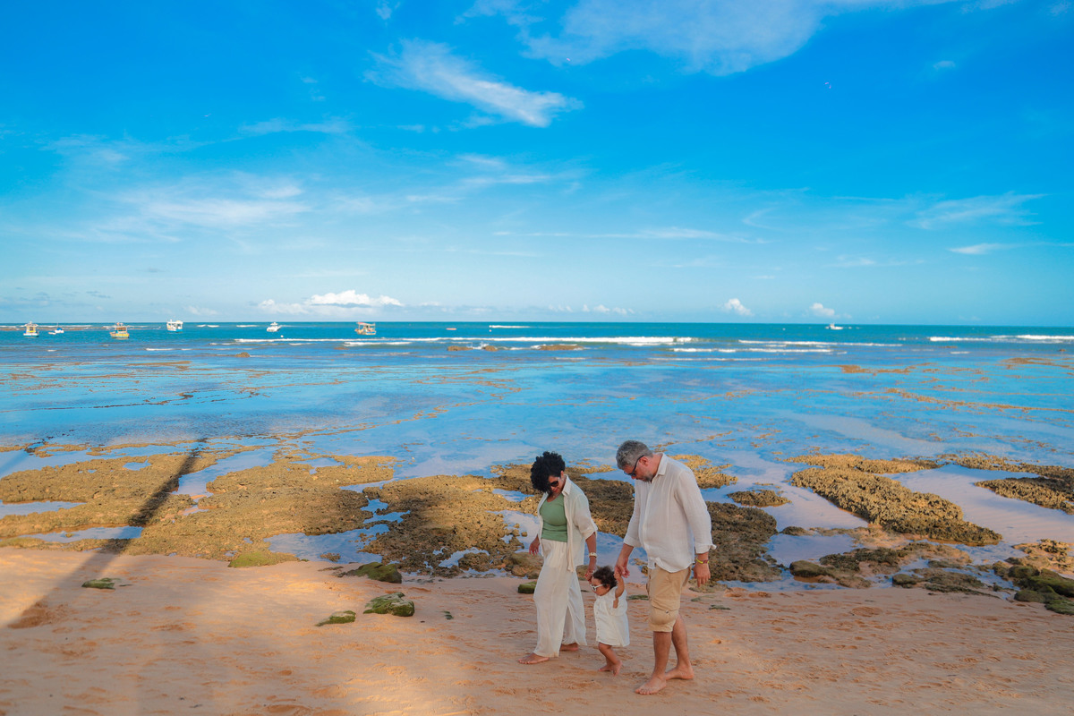 Praia do Forte é cenário de sonhos. Venha viver esse momento com um ensaio único e afetivo. Atendemos turistas e famílias em férias! IBEROSTAR PRAIA DO FORTE BAHIA, FOTÓGRAFO, CASAMENTO, WEDDING DAY
