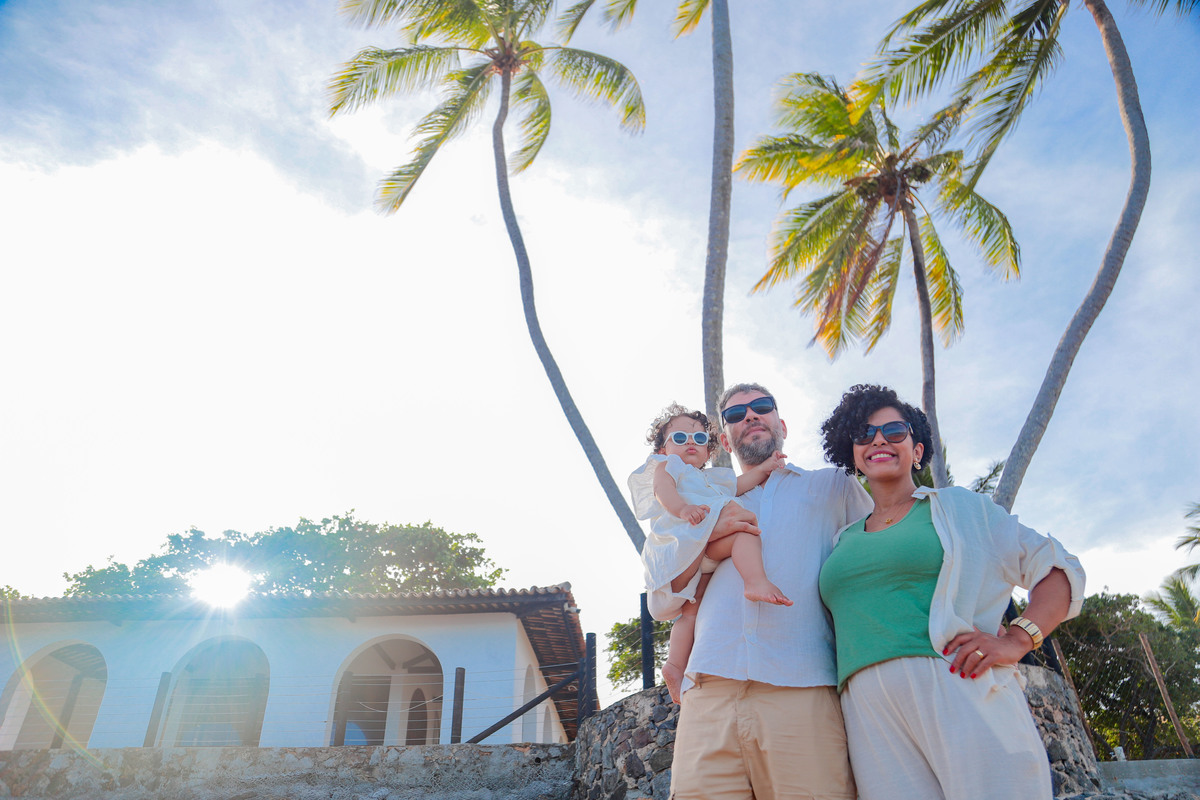 Praia do Forte é cenário de sonhos. Venha viver esse momento com um ensaio único e afetivo. Atendemos turistas e famílias em férias! IBEROSTAR PRAIA DO FORTE BAHIA, FOTÓGRAFO, CASAMENTO, WEDDING DAY