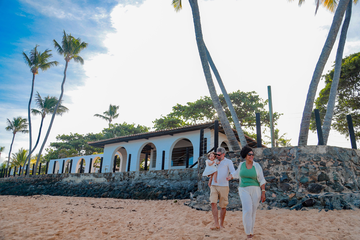 Praia do Forte é cenário de sonhos. Venha viver esse momento com um ensaio único e afetivo. Atendemos turistas e famílias em férias! IBEROSTAR PRAIA DO FORTE BAHIA, FOTÓGRAFO, CASAMENTO, WEDDING DAY