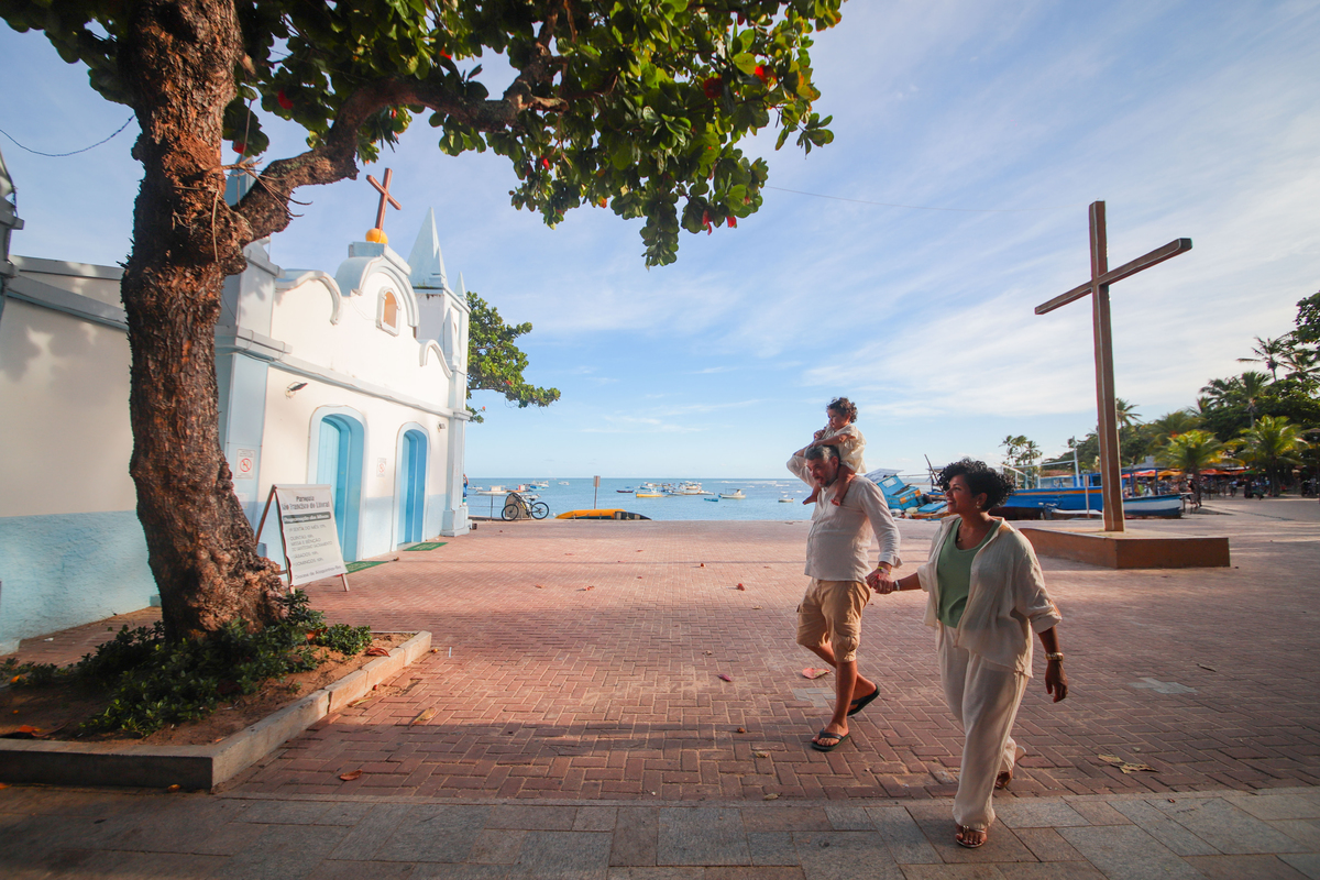 Turistas em Praia do Forte: aproveitem para fazer um ensaio fotográfico ao nascer ou pôr do sol. Uma lembrança para a vida toda! IBEROSTAR PRAIA DO FORTE BAHIA, FOTÓGRAFO, CASAMENTO, WEDDING DAY