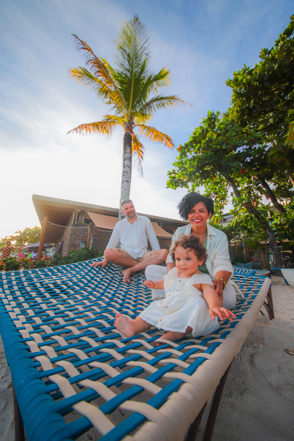 Turistas em Praia do Forte: aproveitem para fazer um ensaio fotográfico ao nascer ou pôr do sol. Uma lembrança para a vida toda! IBEROSTAR PRAIA DO FORTE BAHIA, FOTÓGRAFO, CASAMENTO, WEDDING DAY