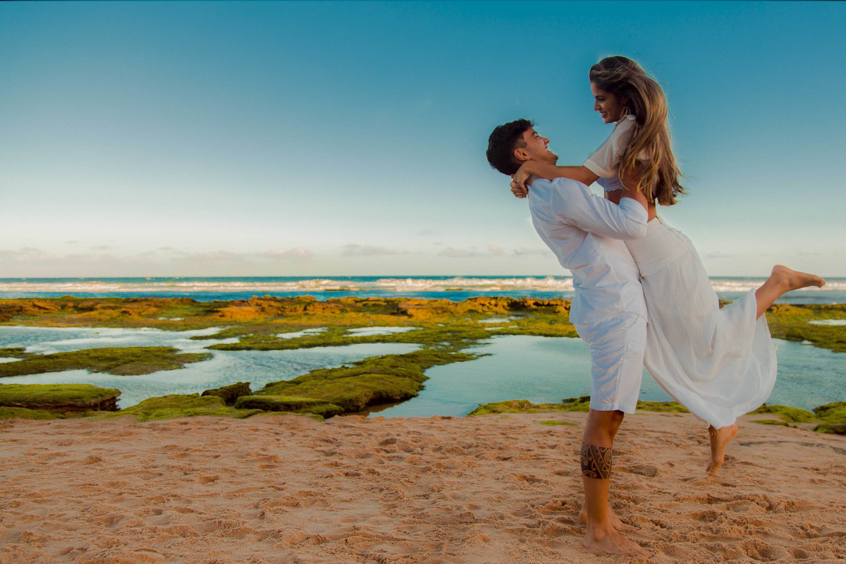 Casal feliz em Praia do Forte Bahia