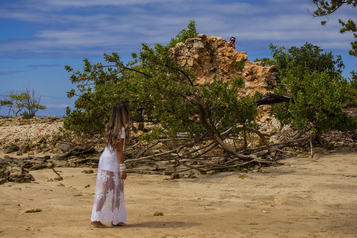 Segunda praia em morro de São-Paulo. Ela foi fotografada em Morro de São Paulo, Bahia, um local muito especial, que eles amam e guardam no coração. <3 Pré-Casamento Morro de São Paulo Bahia