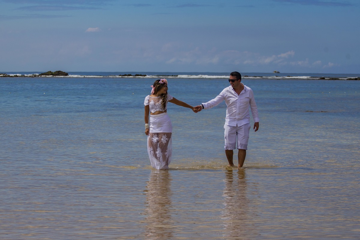 Ela foi fotografada em Morro de São Paulo, Bahia, um local muito especial, que eles amam e guardam no coração. <3 Pré-Casamento Morro de São Paulo Bahia