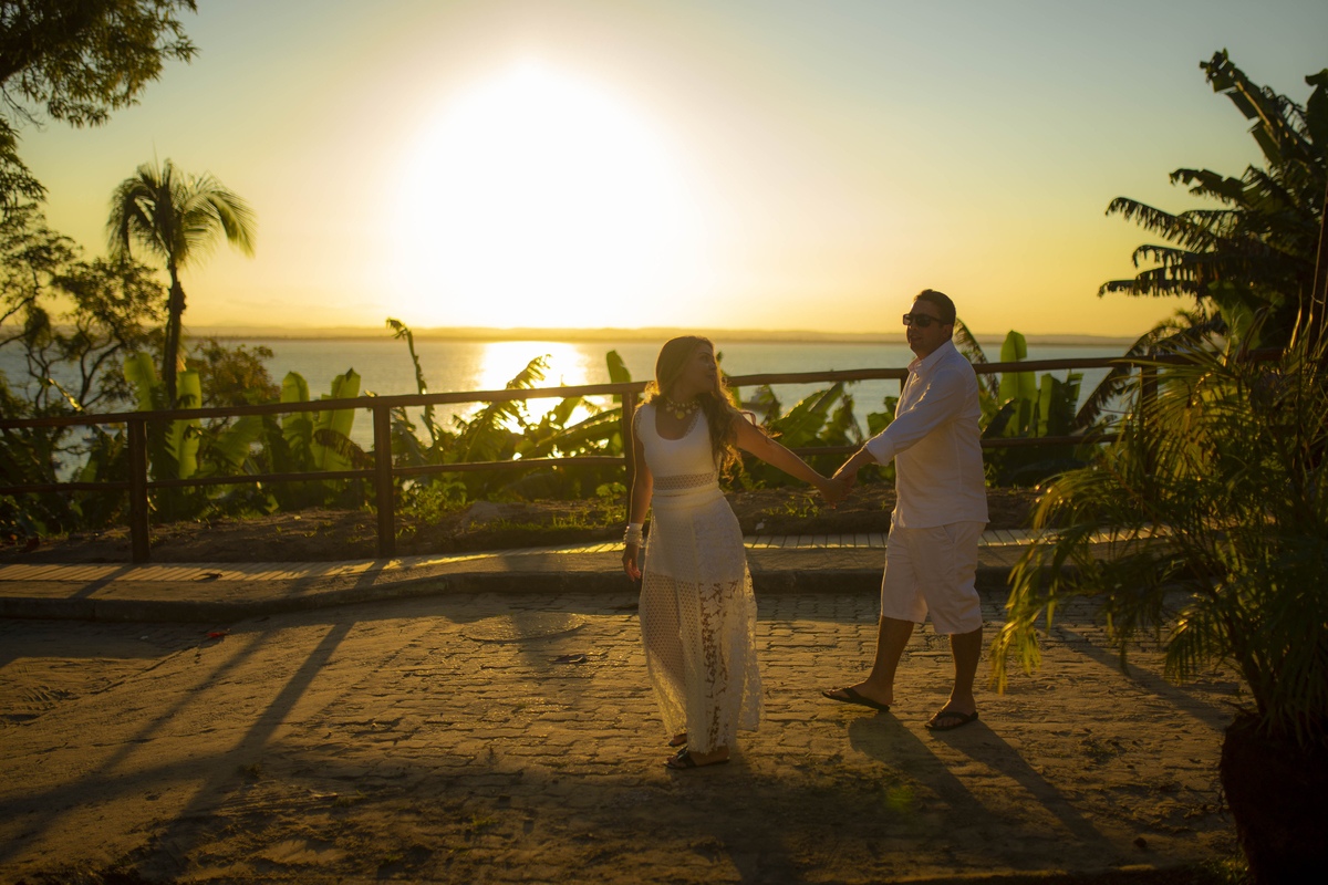 Ela foi fotografada em Morro de São Paulo, Bahia, um local muito especial, que eles amam e guardam no coração. <3 Pré-Casamento Morro de São Paulo Bahia
Por do Sol em Morro de São-Paulo