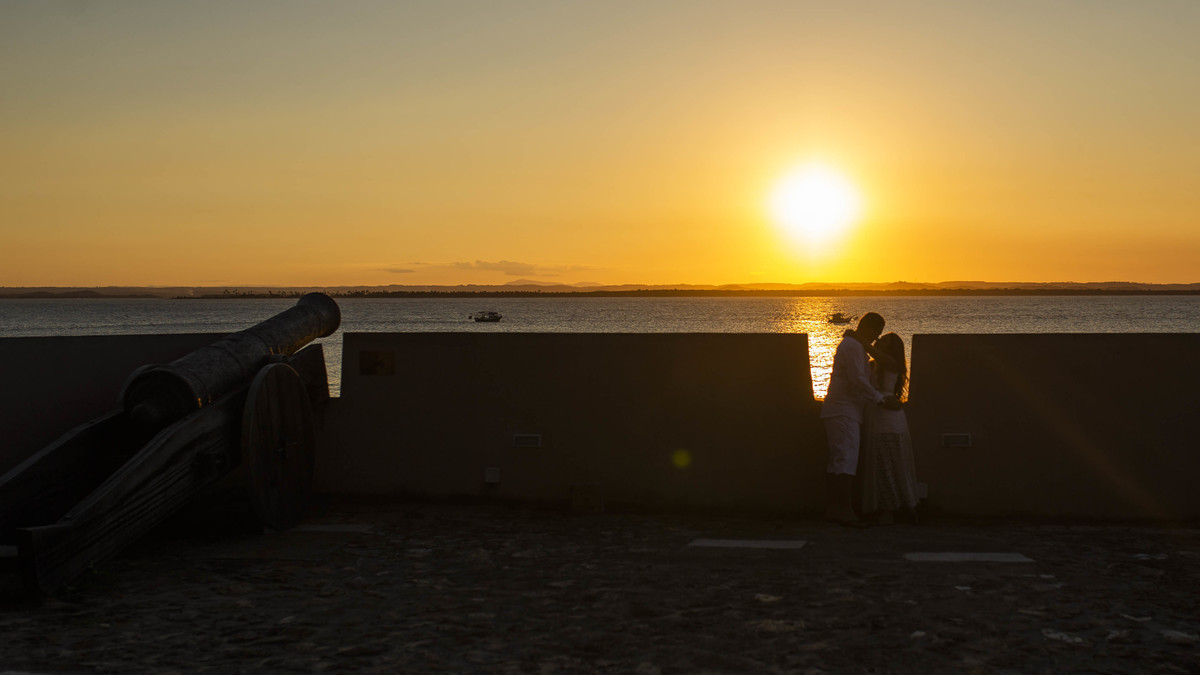 Eles foram fotografados em Morro de São Paulo, Bahia, um local muito especial, que eles amam e guardam no coração. <3 Pré-Casamento Morro de São Paulo Bahia
