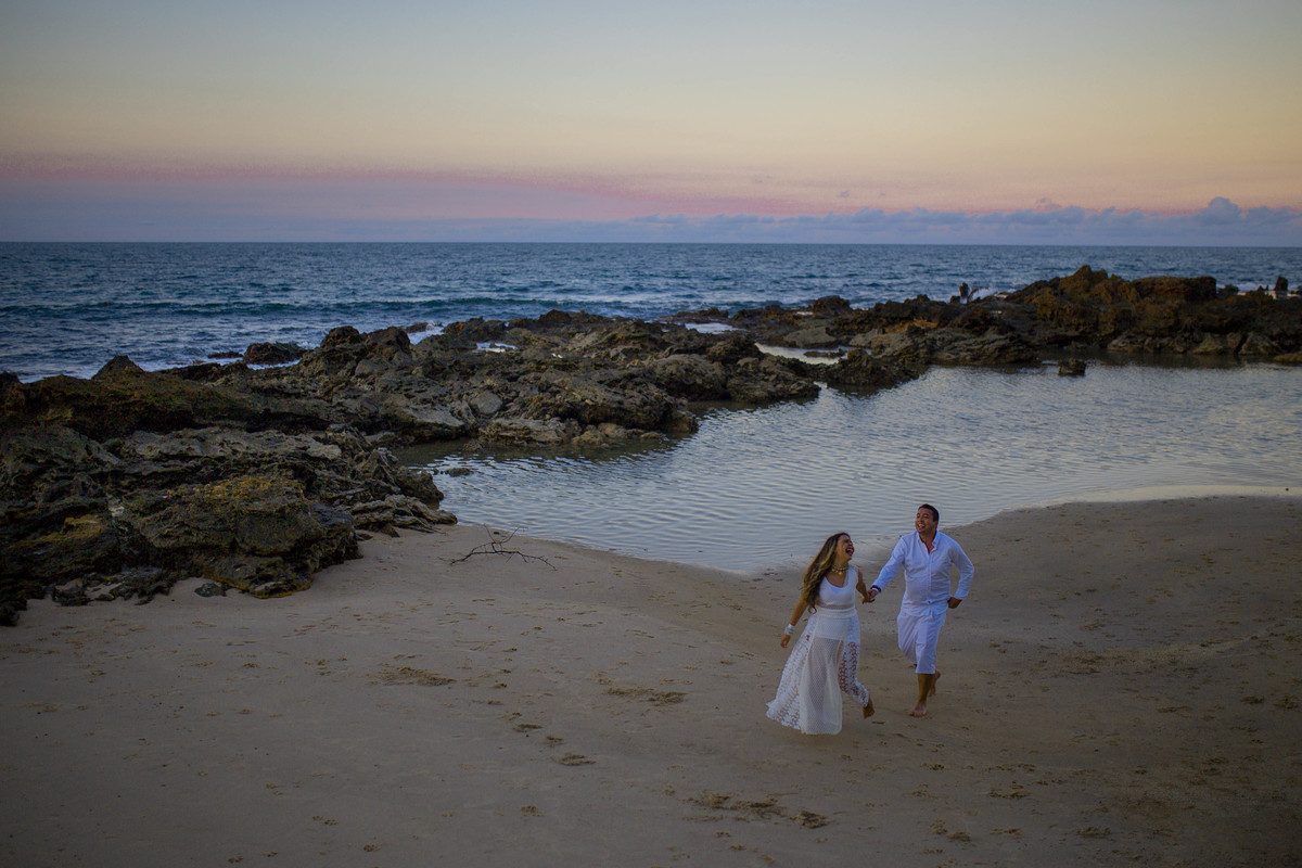 Eles foram fotografados em Morro de São Paulo, Bahia, um local muito especial, que eles amam e guardam no coração. <3 Pré-Casamento Morro de São Paulo Bahia
